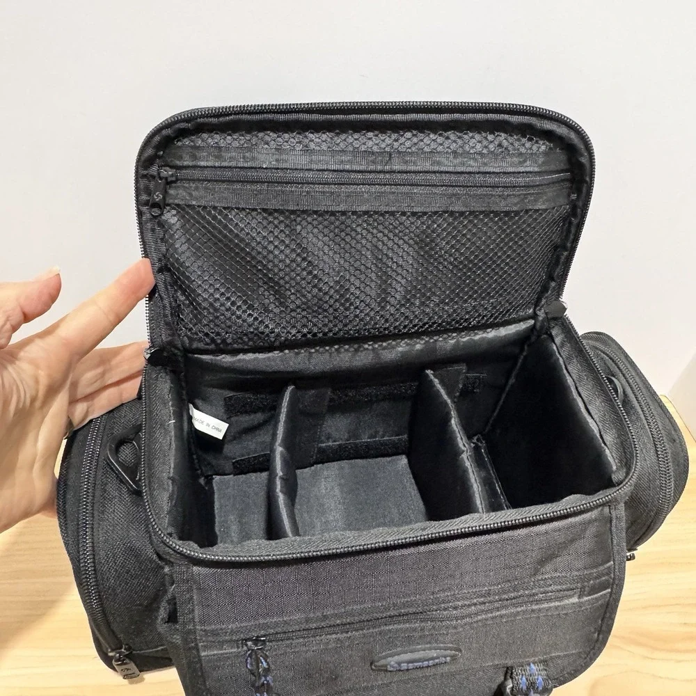 Samsonite Camera Camcorder Bag With Shoulder Strap Model 809BK Blue Accents Pkts